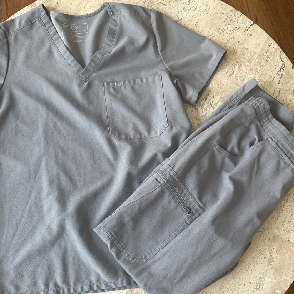 FIGS GRAY SCRUB SET, Catarina one pocket top, Regular waisted straight pants